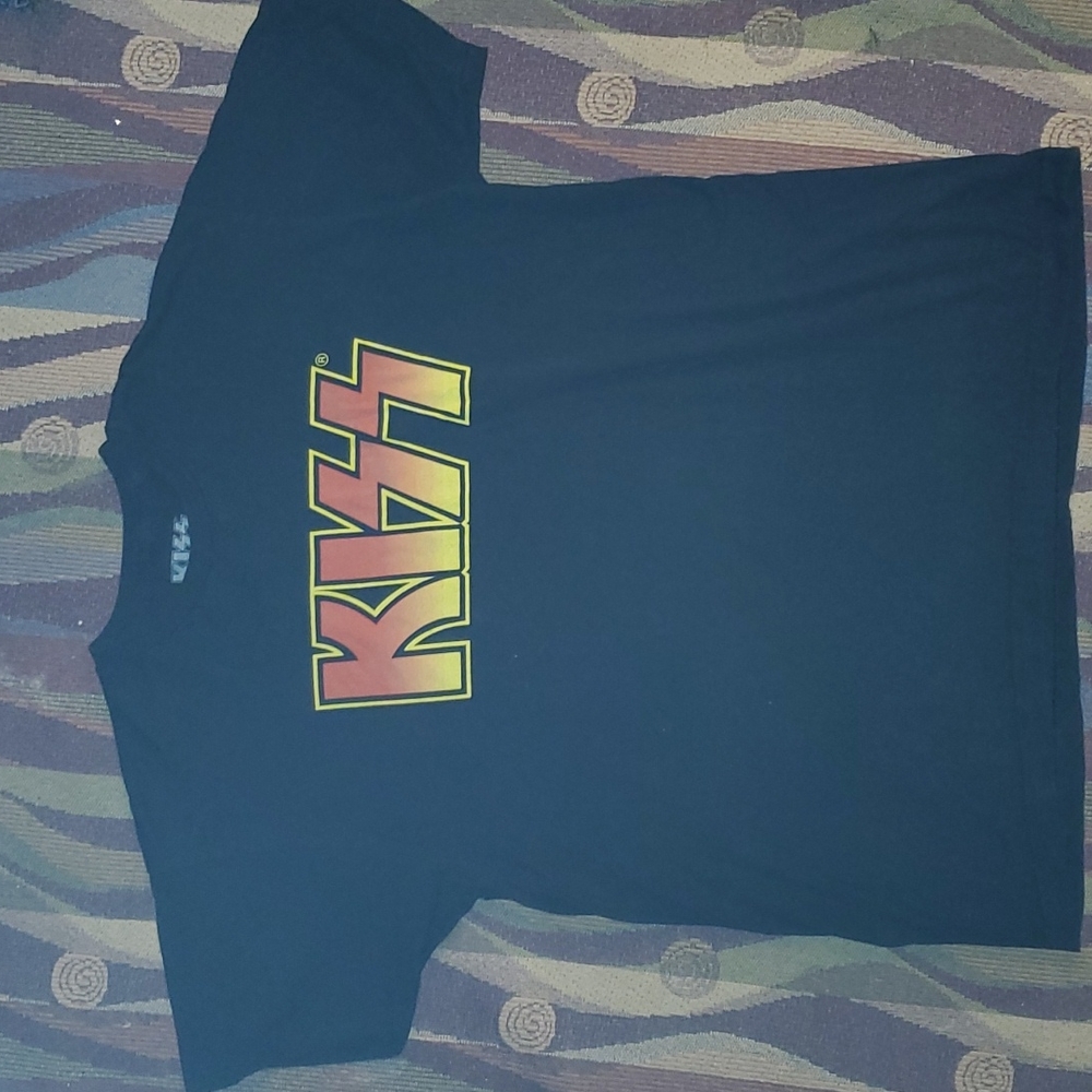 Kiss rock band graphic tee
